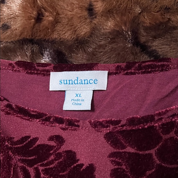 Sundance Elegant Burgundy Floral Velvet Women's Top - Picture 2 of 5
